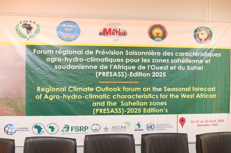 Cérémonie d’ouverture du Forum Régional des Prévisions Saisonnières Agro-Hydro-Climatiques pour les zones sahélienne et soudanienne (PRESASS) 2025